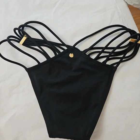 NWT Victoria Secret Black Strappy Bikini Set Top Size M Bottoms size S - Picture 13 of 17
